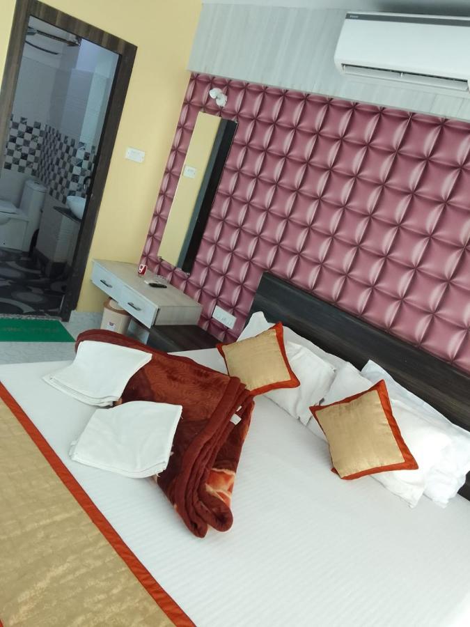 Hotel Rajmahal Tarapith Exterior foto